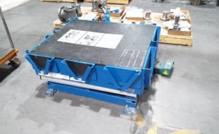 移動剪叉式升降平臺助力機(jī)場候機(jī)樓的高效作業(yè)