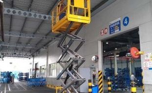 液壓升降平臺(tái)完美解決倉(cāng)庫(kù)裝卸高度問題